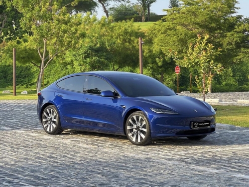 Tesla Model 3   2024
